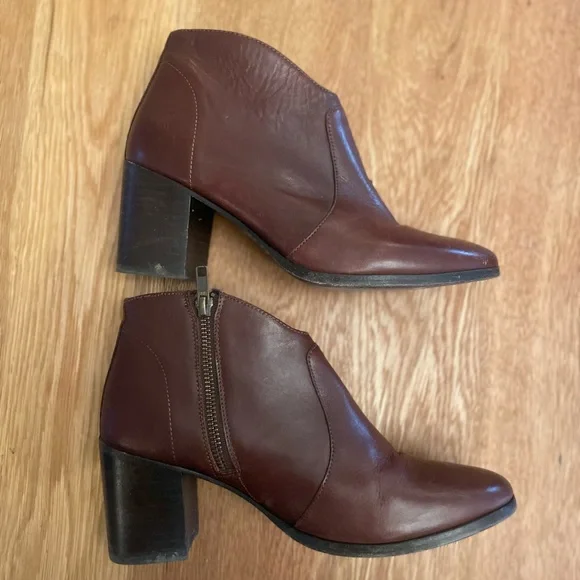 Frye Boots - Picture 6 of 9